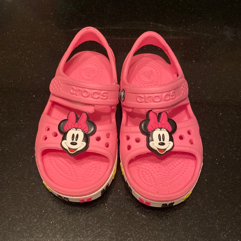 Girls Minnie Mouse crocs size 8